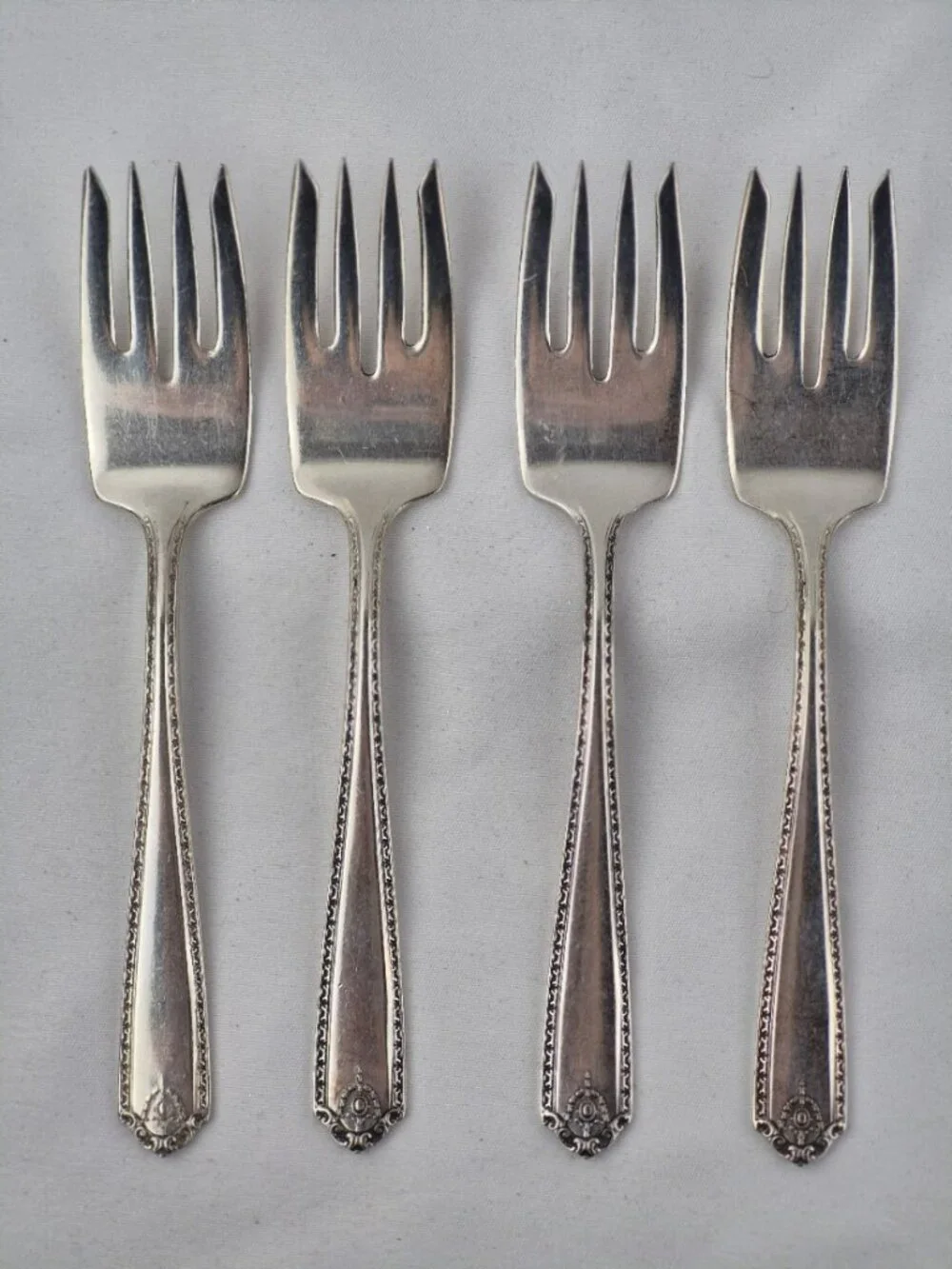 Luxor Plate Wallace Dorothy Q Silverplate Dessert Forks Set of 4